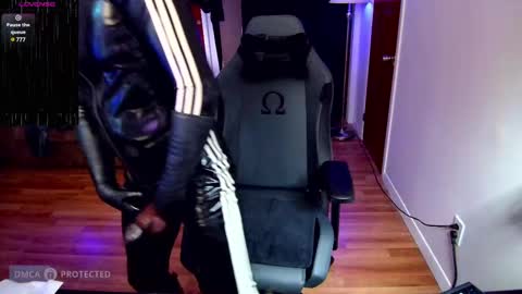 Snapshot of plasticme chatting on 02.22.25 plasticme online show from 02.22.25