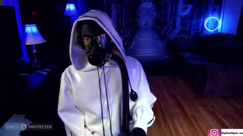 Snapshot of plasticme chatting on 02.28.26 plasticme online show from 02.28.26