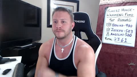 Snapshot of player2pawns chatting on 02.07.25 Player online show from 02.07.25