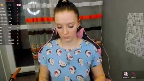 Snapshot of playful_mary chatting on 02.17.25 Masha online show from 02.17.25