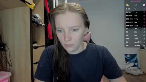 Snapshot of playful_mary chatting on 09.18.25 Masha online show from 09.18.25