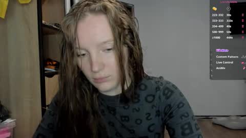 Snapshot of playful_mary chatting on 10.18.25 Masha online show from 10.18.25