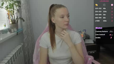 Snapshot of playful_mary chatting on 10.31.25 Masha online show from 10.31.25
