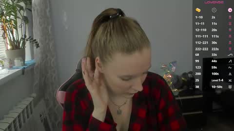 Snapshot of playful_mary chatting on 11.15.25 Masha online show from 11.15.25