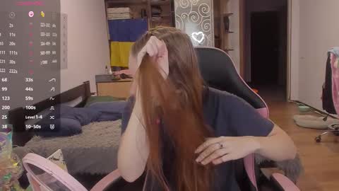 Snapshot of playful_mary chatting on 11.28.25 Masha online show from 11.28.25