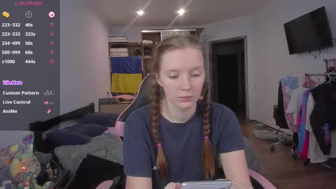 Snapshot of playful_mary chatting on 11.29.25 Masha online show from 11.29.25