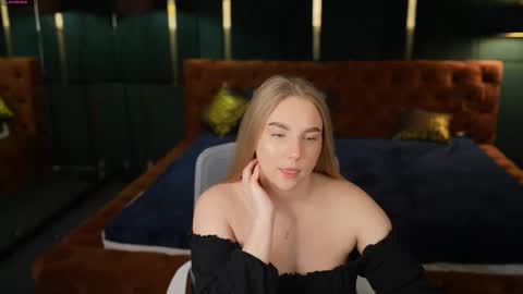 Lana online show from 12.04.25