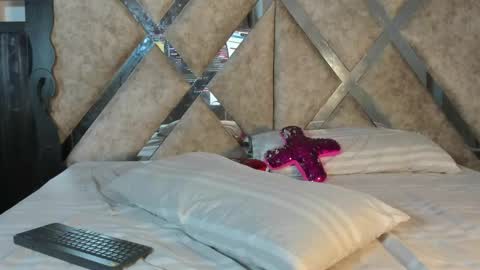 Snapshot of pleasure_aurora chatting on 03.27.26 Aurora online show from 03.27.26