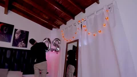 JUAN AND JULI online show from 02.14.25