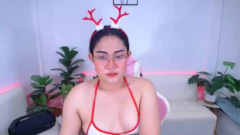 Ploysai online show from 10.30.25