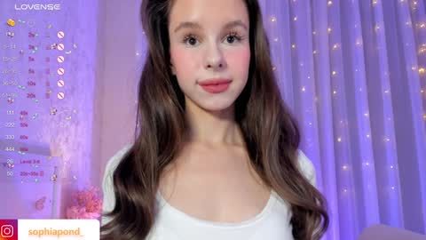 Snapshot of plusvibe chatting on 01.04.25 Sophie online show from 01.04.25