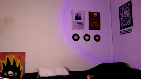 Snapshot of plutonbluemoon_999 chatting on 09.30.25 online show from 09.30.25