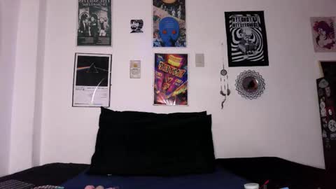 Snapshot of plutonbluemoon_999 chatting on 10.02.25 online show from 10.02.25