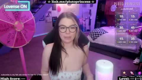 Snapshot of plutoprincess69 chatting on 04.21.26 Pluto Princess online show from 04.21.26