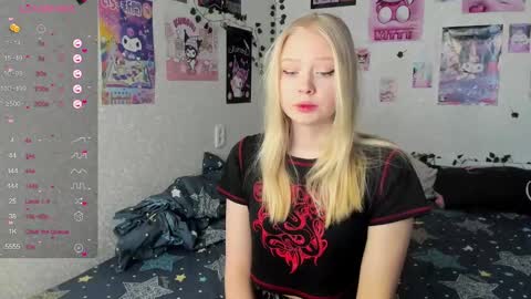 Snapshot of pocet_barbie chatting on 01.29.25 Mary online show from 01.29.25