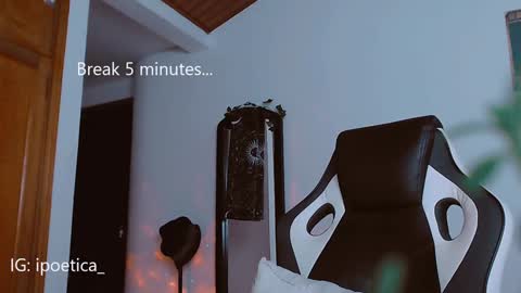 IG ipoetica  online show from 01.18.25