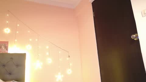 Snapshot of poison__luna chatting on 02.01.25 Luna online show from 02.01.25