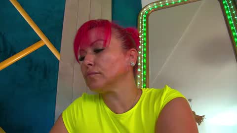 Snapshot of poison_milf_ chatting on 07.22.26 poison_milf_ online show from 07.22.26