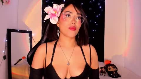 Snapshot of poison_willow chatting on 01.09.25 Willow Hours 12pm to 630pm Colombian time FRIDAY AND SUNDAY FREE DAYS online show from 01.09.25