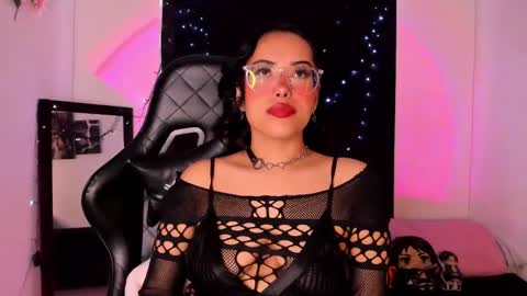 Snapshot of poison_willow chatting on 03.06.25 Willow Hours 12pm to 630pm Colombian time FRIDAY AND SUNDAY FREE DAYS online show from 03.06.25