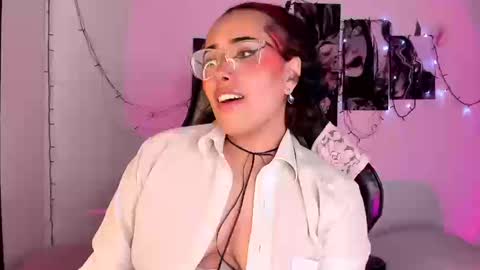 Snapshot of poison_willow chatting on 09.17.25 Willow Hours 12pm to 630pm Colombian time FRIDAY AND SUNDAY FREE DAYS online show from 09.17.25