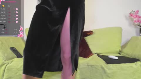 Snapshot of poisonevelyn chatting on 02.10.26 Holy Blonde online show from 02.10.26