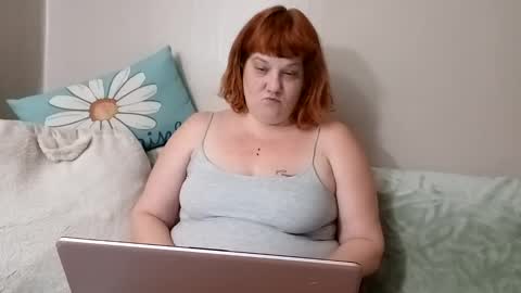 Snapshot of poisonivyvixen chatting on 01.15.25 Poison Ivy online show from 01.15.25