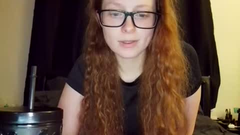 poisonivyy95 online show from 04.23.26