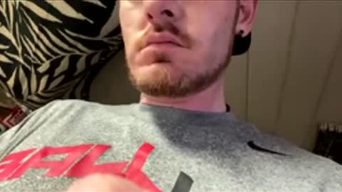 Snapshot of pokes918boy_bbw_hunter chatting on 03.22.26 pokes918boy_bbw_hunter online show from 03.22.26