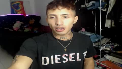 Snapshot of polar_gamer chatting on 12.04.25 polar_gamer online show from 12.04.25