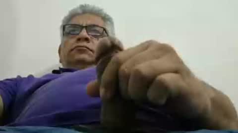 Snapshot of poli475 chatting on 11.25.25 poli online show from 11.25.25