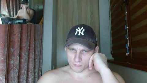 Snapshot of poliglotjoe2 chatting on 04.22.26 Poliglotjoe2 online show from 04.22.26