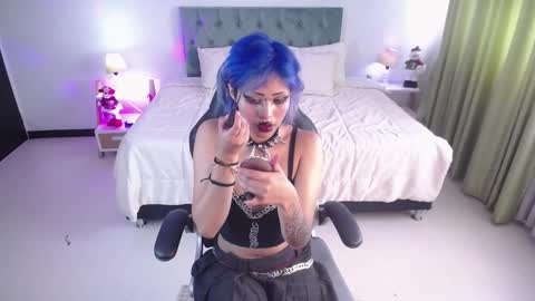 Snapshot of polilla_10_ chatting on 12.03.24 Poli online show from 12.03.24