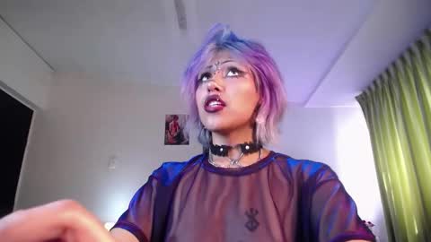 Snapshot of polilla_10_ chatting on 12.18.24 Poli online show from 12.18.24