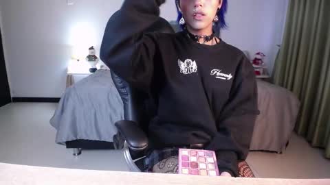 Snapshot of polilla_10_ chatting on 12.28.24 Poli online show from 12.28.24