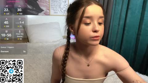 Snapshot of polly_dollie_ chatting on 12.13.24 Renet online show from 12.13.24