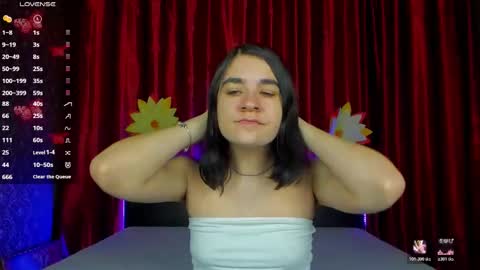 Polly online show from 11.21.25