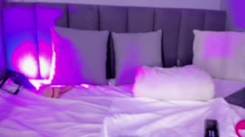 Snapshot of pollybabe_ chatting on 02.05.25 POLLY online show from 02.05.25