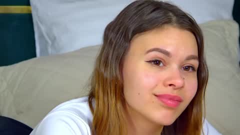 Snapshot of pollylanders chatting on 02.05.25 Polly online show from 02.05.25