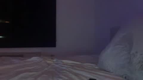 Snapshot of pollyyypocket chatting on 04.15.26 Polly Pocket online show from 04.15.26