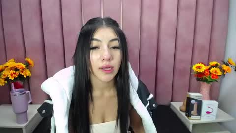 Snapshot of poly_sasha_ chatting on 03.06.25 poly sasha online show from 03.06.25