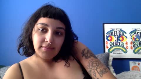 Snapshot of polymamii chatting on 02.14.26 polymamii online show from 02.14.26