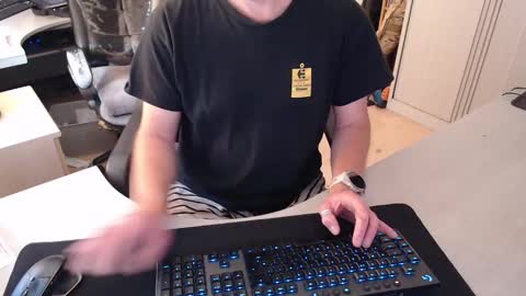 Snapshot of poodledude chatting on 10.27.25 Dave online show from 10.27.25