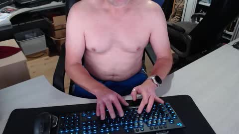 Snapshot of poodledude chatting on 10.31.25 Dave online show from 10.31.25