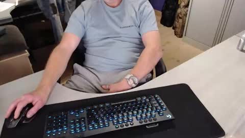 Snapshot of poodledude chatting on 12.02.25 Dave online show from 12.02.25