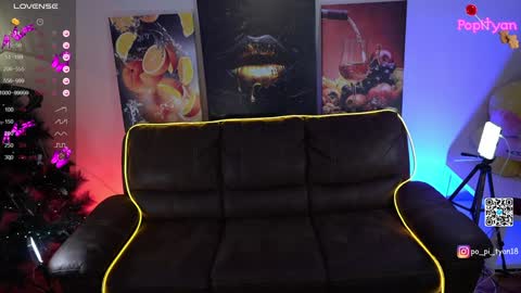 Snapshot of popityan chatting on 01.06.25 Louise see you on December 1 at 2200 UTC3 online show from 01.06.25