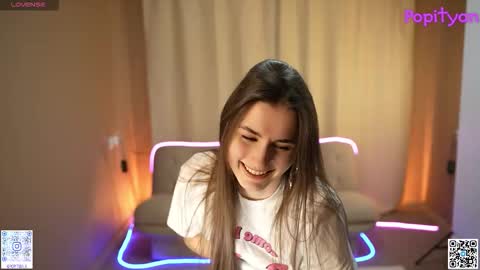 Snapshot of popityan chatting on 11.26.25 Louise see you on December 1 at 2200 UTC3 online show from 11.26.25