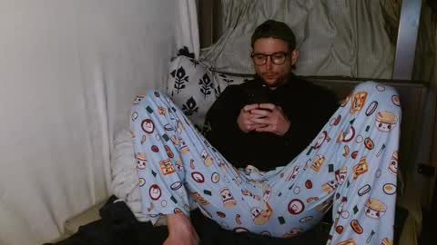 Snapshot of poppunk4life chatting on 03.11.25 Kyle online show from 03.11.25