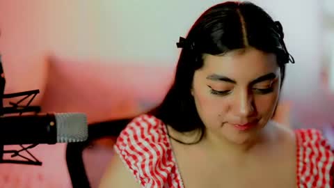 Poppy Kensington online show from 05.12.26