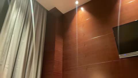 Snapshot of porntoyndr2 chatting on 12.21.25 porntoyndr2 online show from 12.21.25